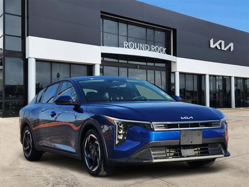 Certified 2025 Kia K4 EX image 3