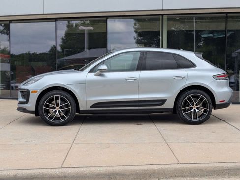 Certified 2026 Porsche Macan AWD/4WD image 2