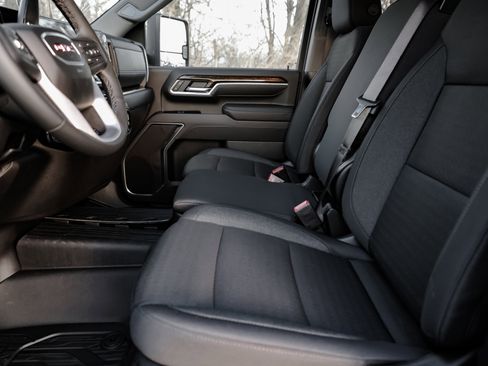 New 2026 GMC Sierra 2500 SLE w/ SLE Value Package; image 15