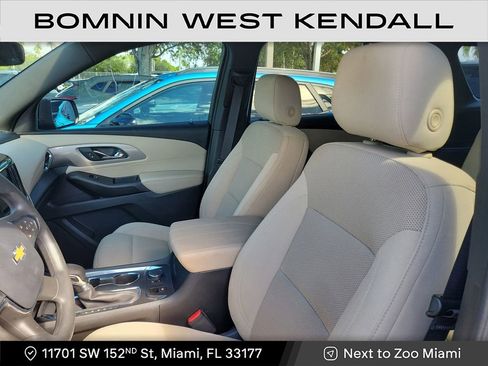 Used 2023 Chevrolet Traverse LS image 9