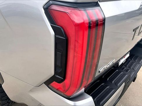 Used 2022 Toyota Tundra Limited AWD/4WD image 29
