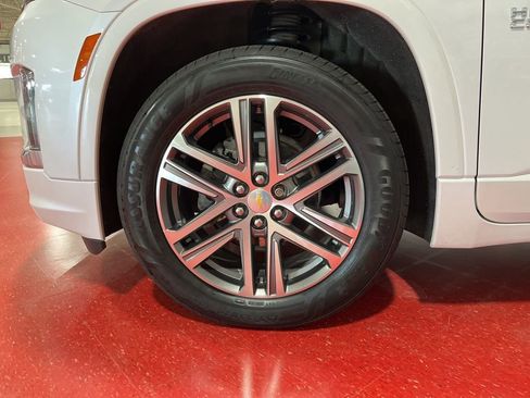 Used 2023 Chevrolet Traverse High Country AWD/4WD image 9