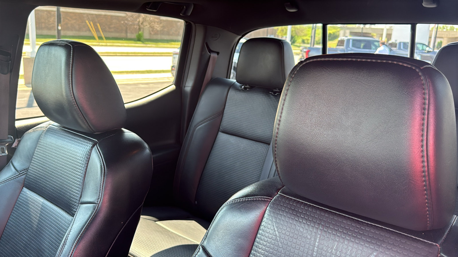 Used 2019 Toyota Tacoma Limited AWD/4WD image 16