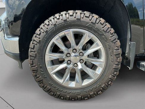 Used 2020 Chevrolet Silverado 1500 LTZ w/ LTZ Plus Package AWD/4WD image 9