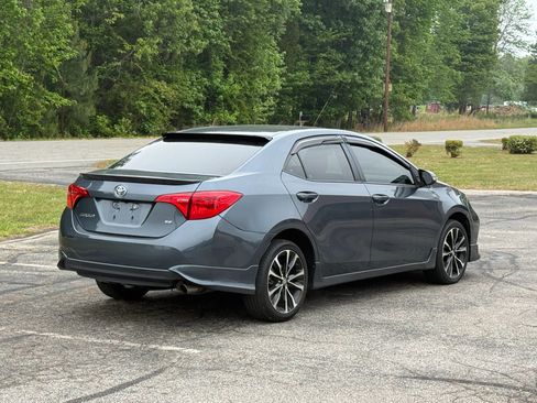 Used 2019 Toyota Corolla SE FWD image 3