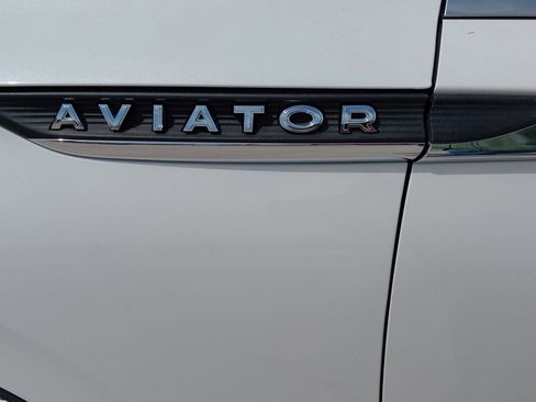 Used 2022 Lincoln Aviator Reserve w/ Equipment Group 201A AWD/4WD image 24