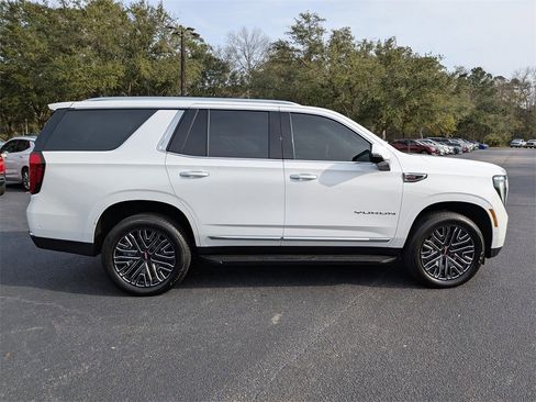 New 2026 GMC Yukon Elevation image 2