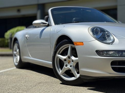 Used 2006 Porsche 911 Carrera RWD image 2