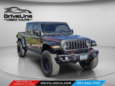 Used 2024 Jeep Gladiator Rubicon w/ Technology Group AWD/4WD image 13
