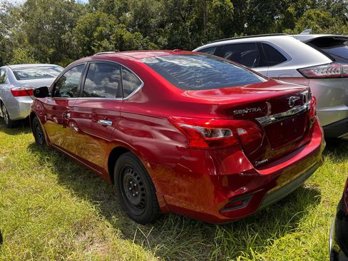 Used 2017 Nissan Sentra SV FWD image 2