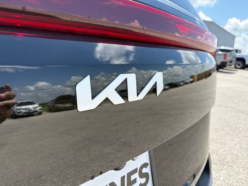 Used 2026 Kia Carnival FWD image 48