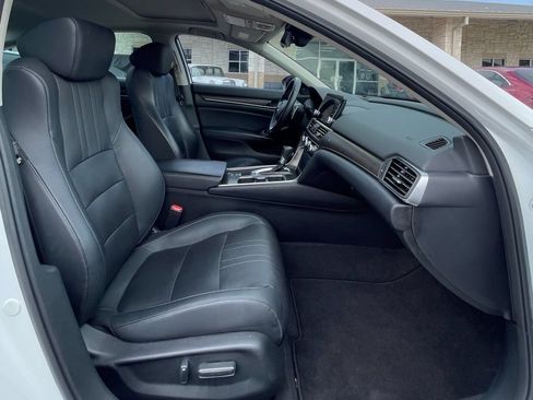 Used 2018 Honda Accord Touring image 27
