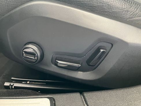 Used 2025 Volvo V60 B5 Cross Country Plus image 23