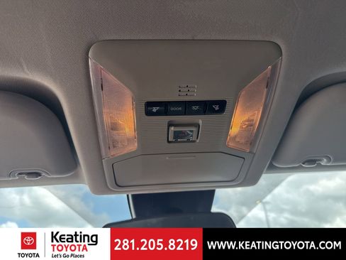 Used 2021 Toyota RAV4 LE image 22