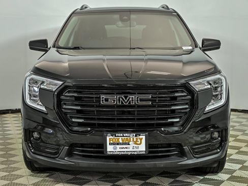Used 2023 GMC Terrain SLT w/ Elevation Edition AWD/4WD image 4