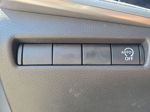 Certified 2025 Nissan Kicks SV w/ SV Premium Package FWD image 30