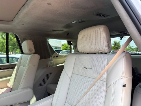 Certified 2026 Cadillac Escalade Platinum Sport w/ LPO, ONYX Package AWD/4WD image 33