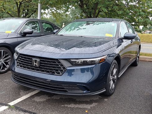 Used 2024 Honda Accord EX image 3