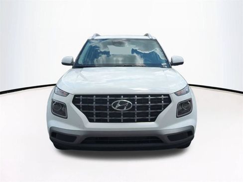 New 2026 Hyundai Venue SEL FWD image 3