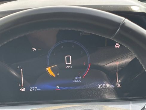 Used 2025 Chevrolet Trax LT w/ LT Convenience Package FWD image 41