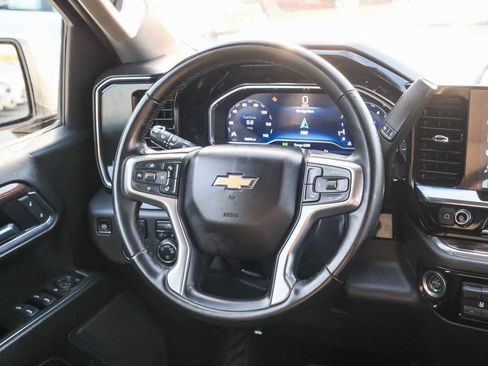 Used 2025 Chevrolet Silverado 1500 LT RWD image 17
