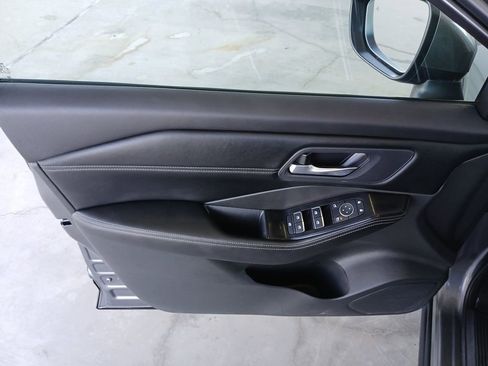 Used 2024 Nissan Rogue SL FWD image 23