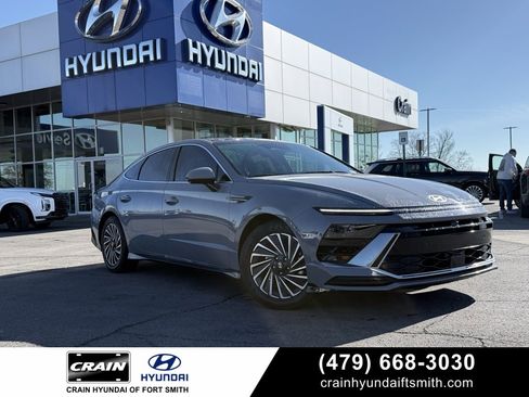Used 2024 Hyundai Sonata Limited image 1