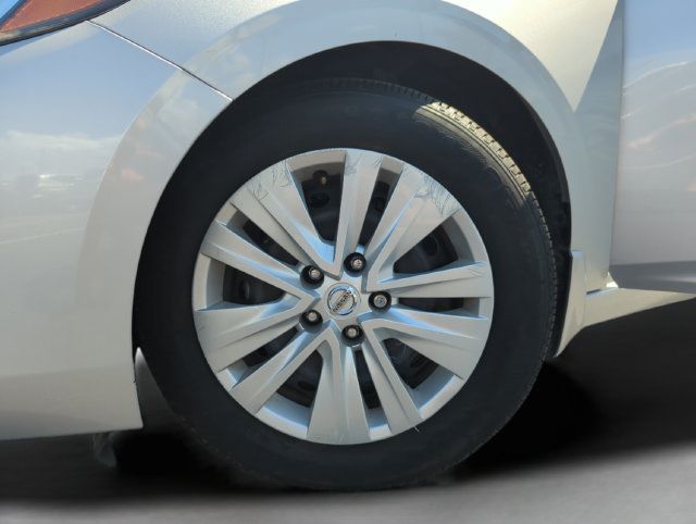 Certified 2023 Nissan Sentra S FWD image 46