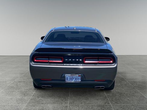 Used 2019 Dodge Challenger SXT w/ Blacktop Package RWD image 4