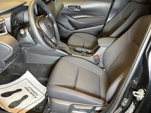Used 2025 Toyota Corolla LE image 18