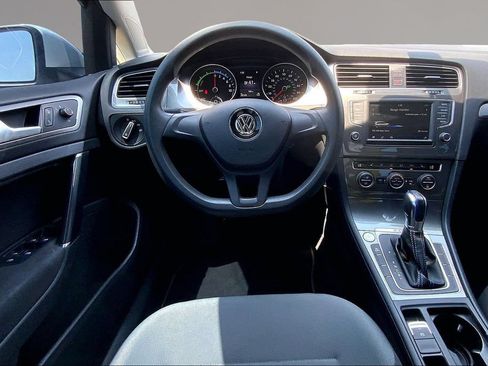 Used 2016 Volkswagen e-Golf SE w/ DC Fast Charging Package FWD image 5