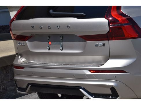 New 2026 Volvo XC60 B5 Plus w/ Protection Package Premier AWD/4WD image 28