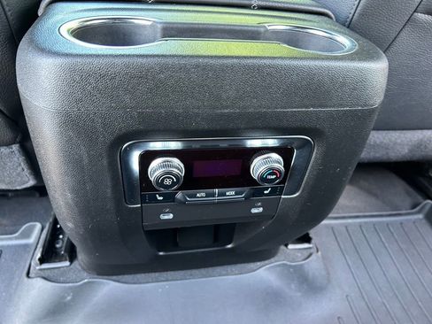 Used 2024 GMC Yukon Denali AWD/4WD image 44