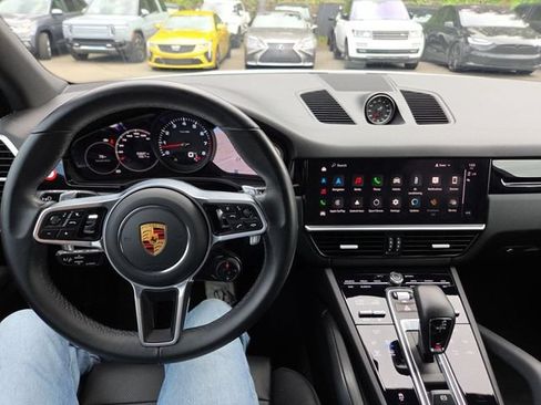 Used 2022 Porsche Cayenne AWD/4WD image 28