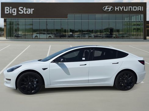 Used 2018 Tesla Model 3 Long Range RWD image 2