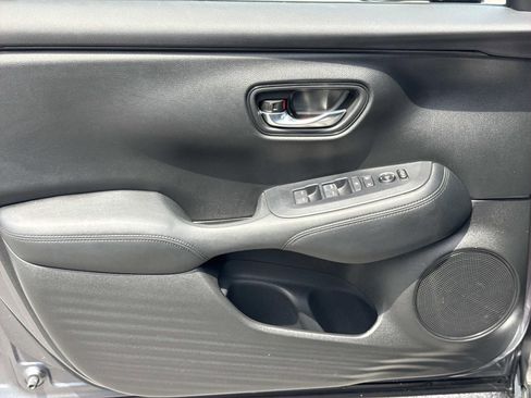 Used 2023 Honda HR-V LX image 23