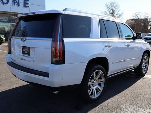 Used 2019 Cadillac Escalade Premium Luxury image 3