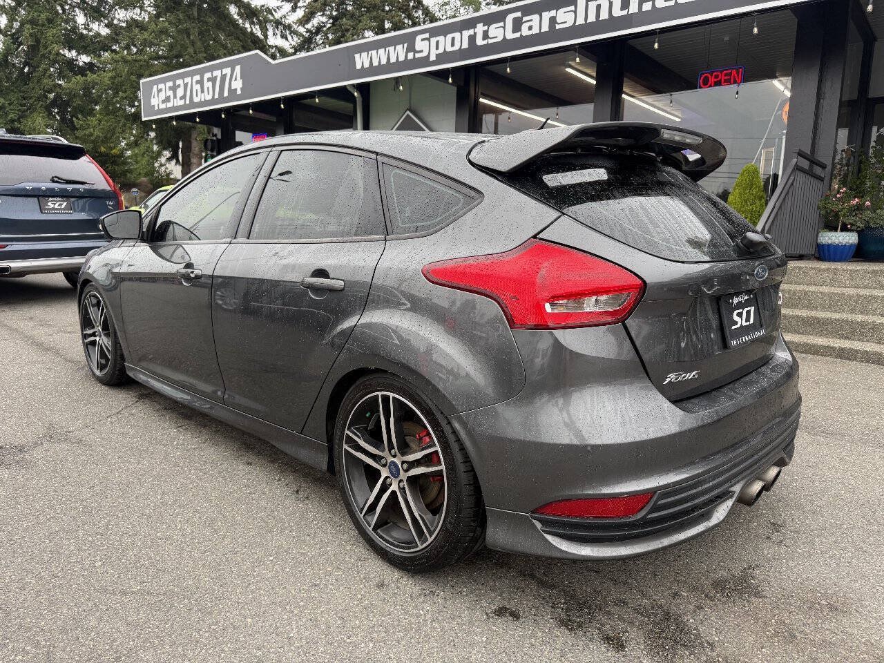 Used 2018 Ford Focus ST FWD image 3