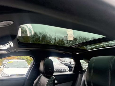 Used 2022 Land Rover Range Rover Velar R-Dynamic S image 26