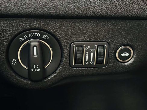 Used 2022 Chrysler 300 S RWD image 43