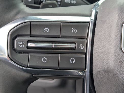 Used 2025 GMC Yukon Denali w/ Advanced Technology Package AWD/4WD image 21
