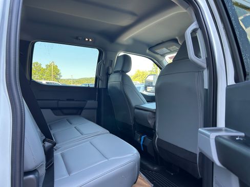 New 2026 Ford F550 4x4 Crew Cab image 21