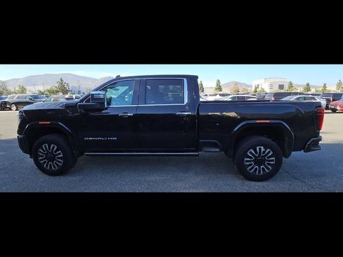 Used 2025 GMC Sierra 2500 Denali Ultimate w/ Max Trailering Package AWD/4WD image 7