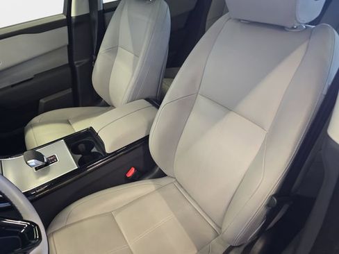 Certified 2025 Land Rover Range Rover Velar S AWD/4WD image 18