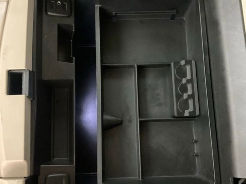 Used 2016 GMC Yukon Denali w/ Open Road Package RWD image 44