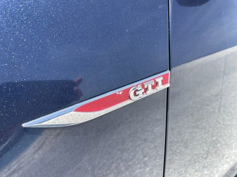 Used 2015 Volkswagen Golf 4-Door FWD image 36
