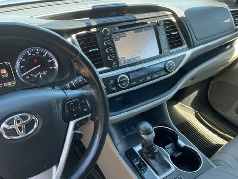 Used 2017 Toyota Highlander Limited w/ Protection Package #3 AWD/4WD image 26