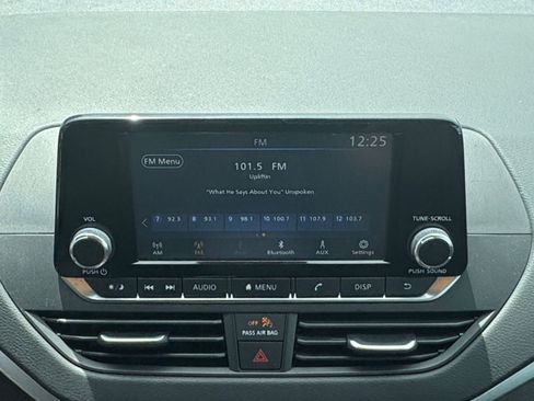 Used 2024 Nissan Altima 2.5 S image 21