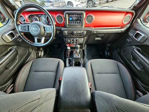Used 2021 Jeep Wrangler Unlimited Rubicon w/ Cold Weather Group AWD/4WD image 35
