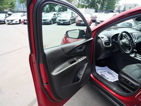 Used 2021 Chevrolet Equinox LT AWD/4WD image 16